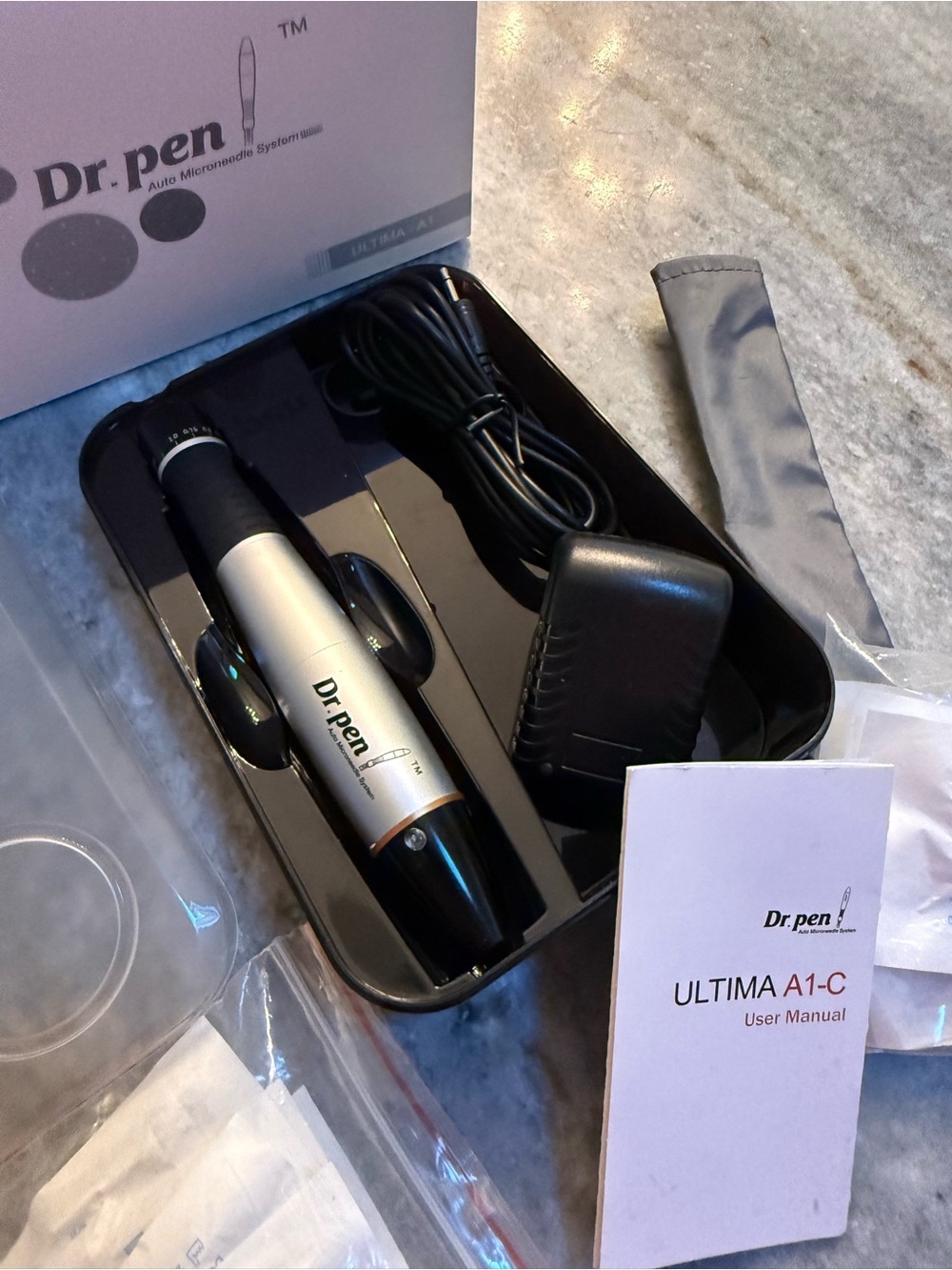 Dr. pen Ultima A1-C Derma roller - Silver & Black